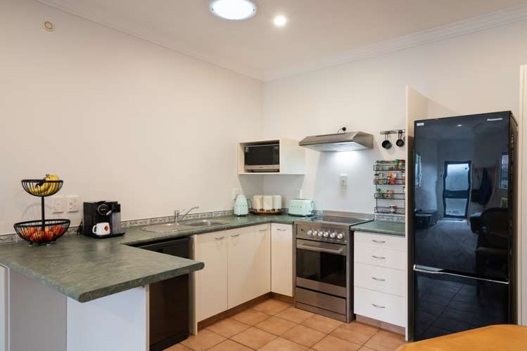 2/402 Cambridge Terrace Naenae_6