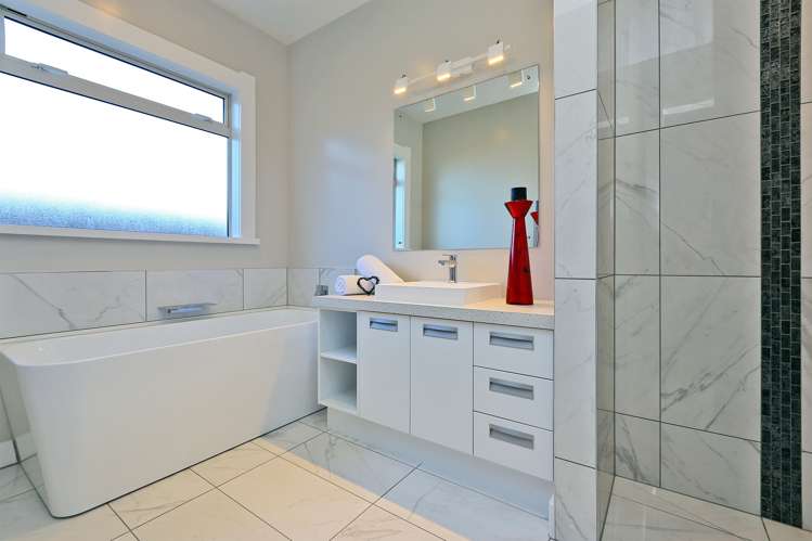 57 Kent Terrace Taradale_16