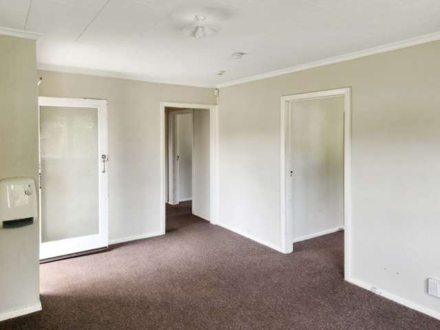 1 Hine Road Wainuiomata_4