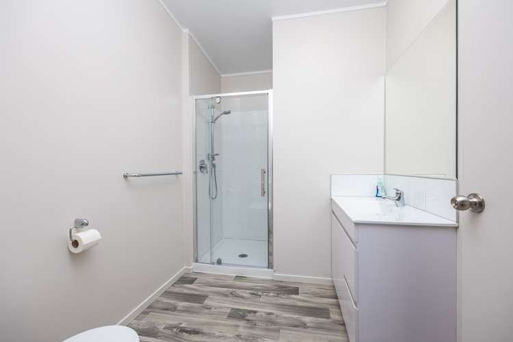 2/5 Freeman Way Manukau_10
