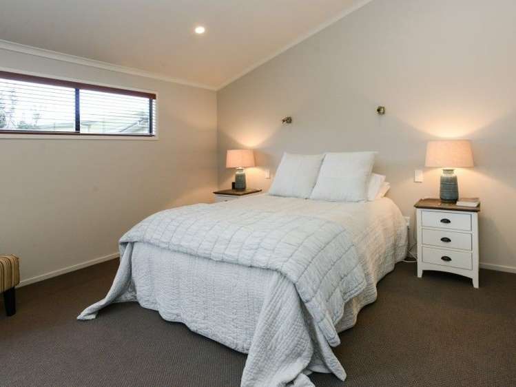 9 Palliser Place Poraiti_6