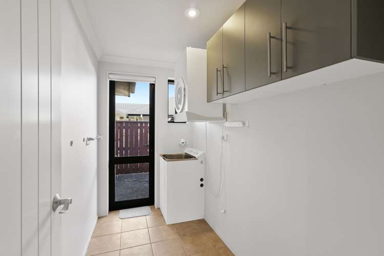 13 Covent Drive Stoke_13