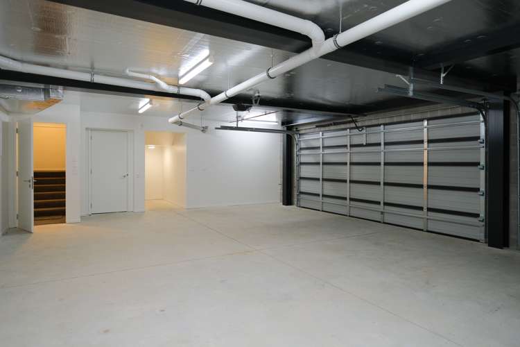 18 Selkirk Street Roslyn_16