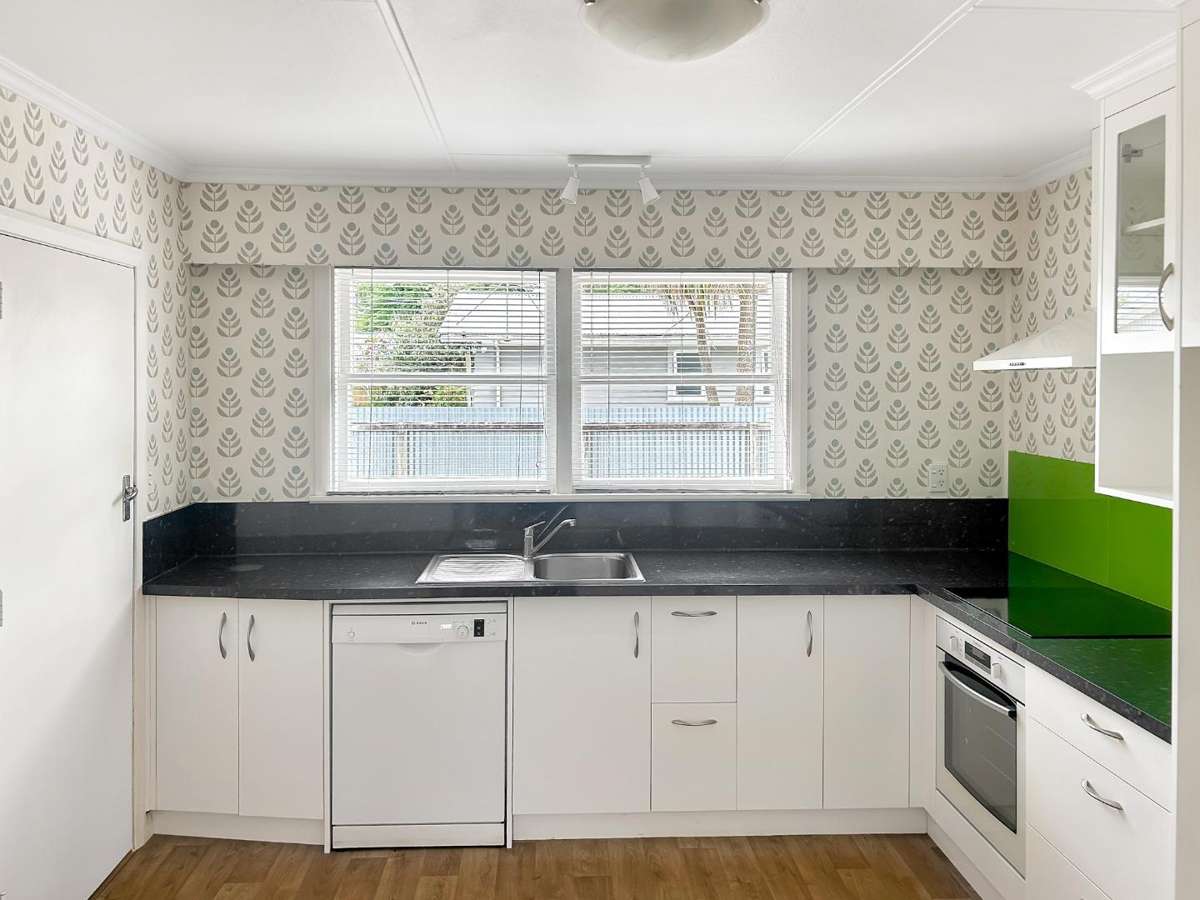 MASTERTON - 3 BEDROOMS 3