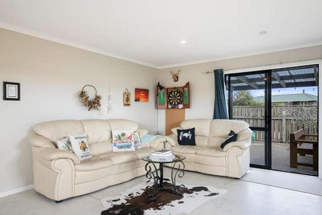 16 Te Kiri Street Himatangi Beach_2