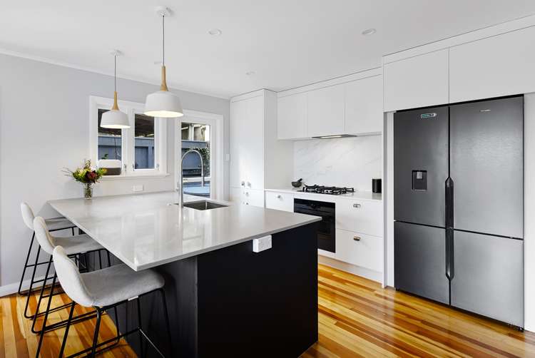 9 Rona Street Eastbourne_4