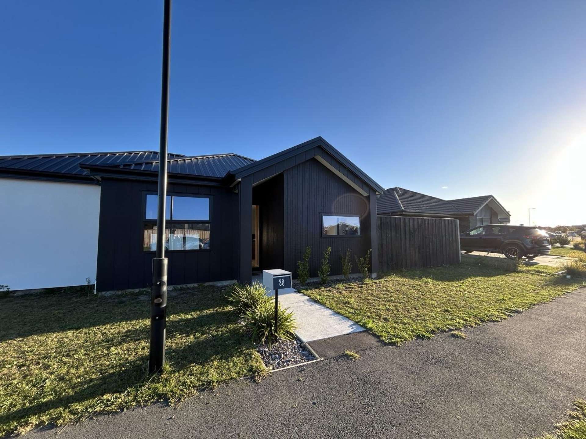 88 Avanda Avenue 11103_0
