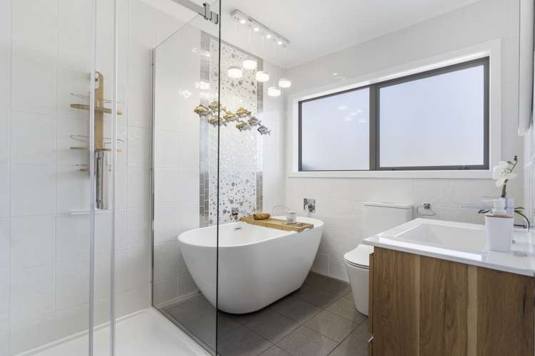 21 Fratley Avenue Farm Cove_11