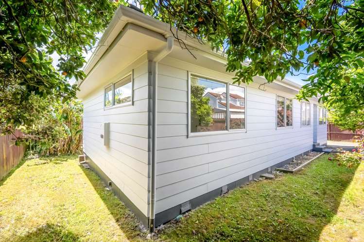 2/3 Edwin Freeman Place Ranui_14