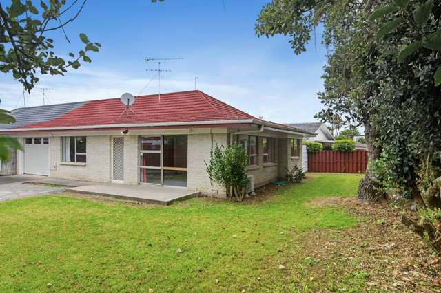 2/6 Tina Place Sunnyhills_4