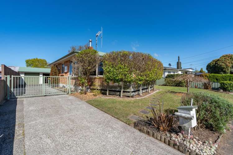 14 Jeanette Street Glenview_22