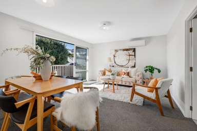 2/36A Sunnynook Road_3