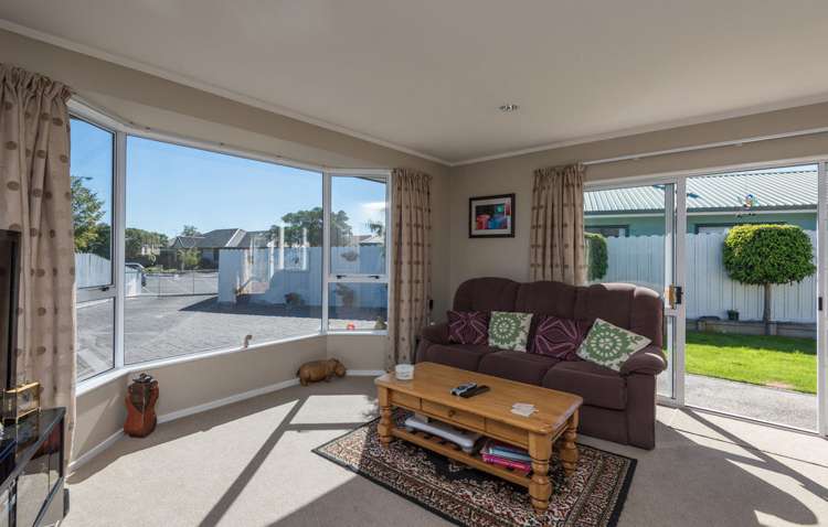 12 Kate Edgar Place Stoke_7