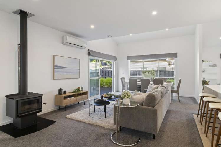 22 Knoll Rise Pukekohe_3