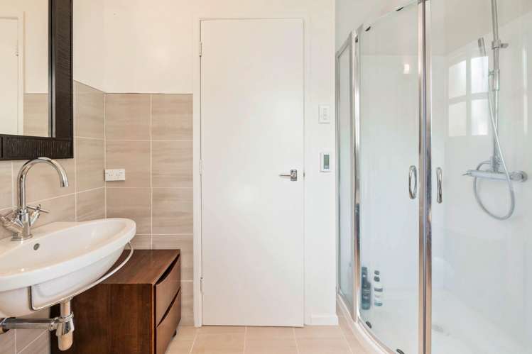 2/217 Taupahi Road Turangi_17