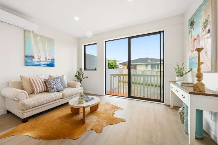 2/92 Titirangi Road_5