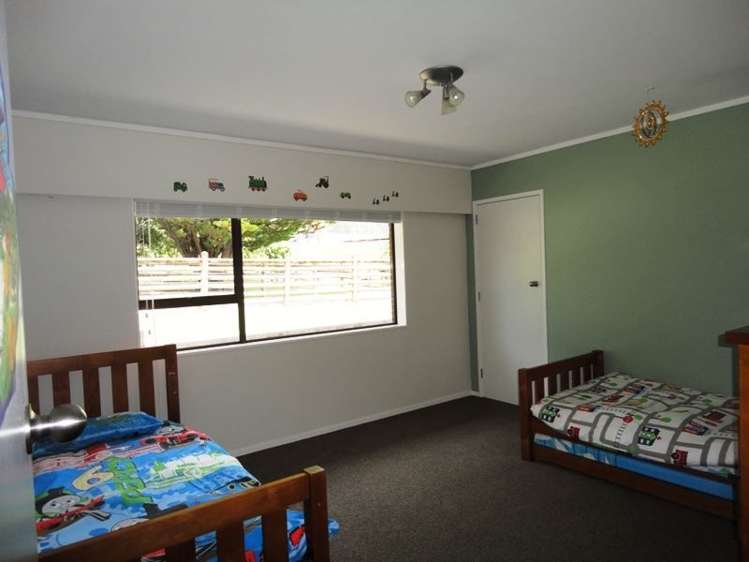 69 Awanui Rise Papakura_8