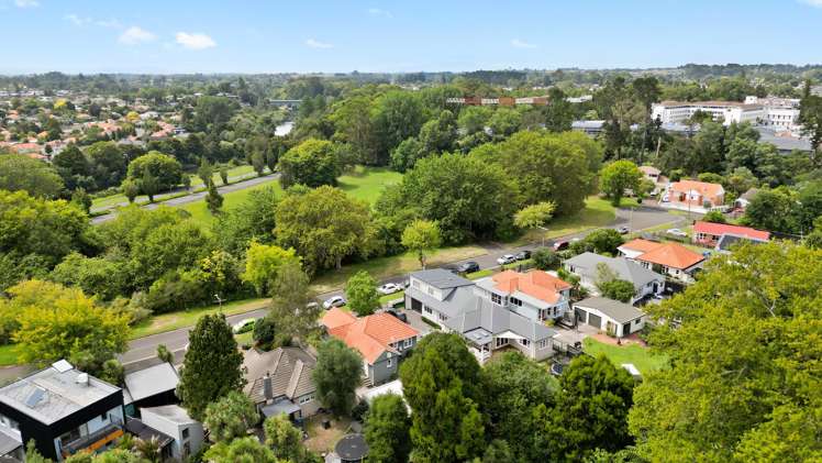 4 Valley Terrace Hamilton Central_32