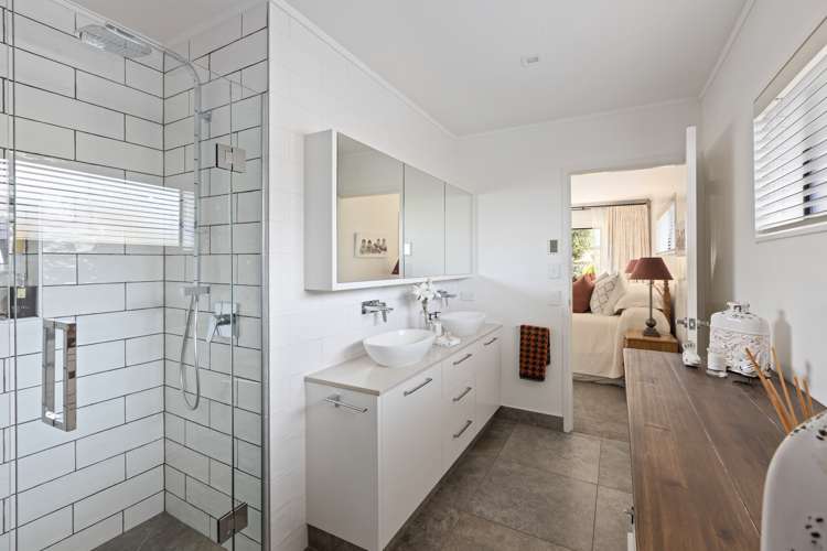 23 Glucina Avenue West Harbour_16