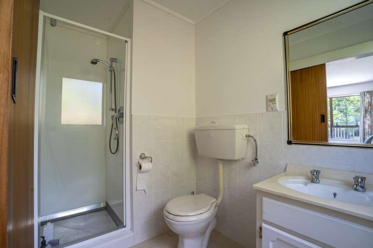 1 Brasenose Place Tawa_12