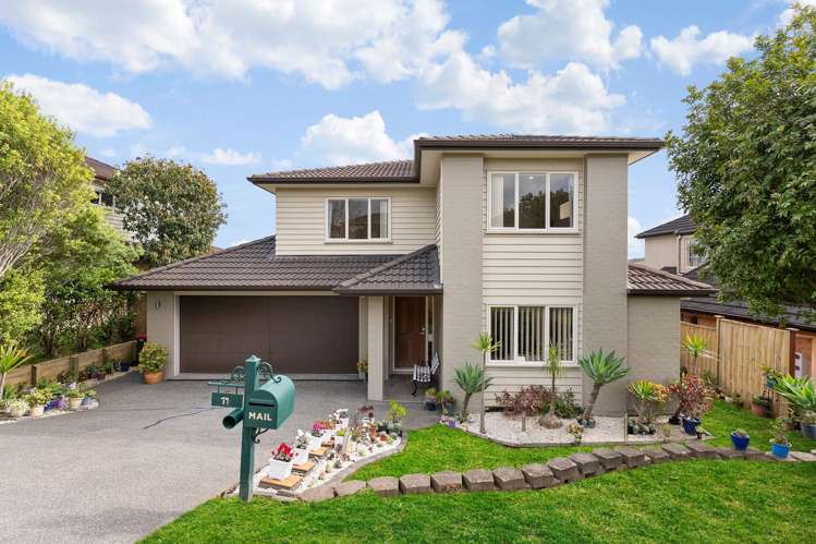 11 Amaretto Avenue_0