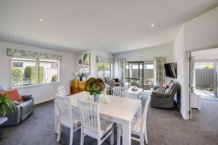 16 Begley Place Frimley_6