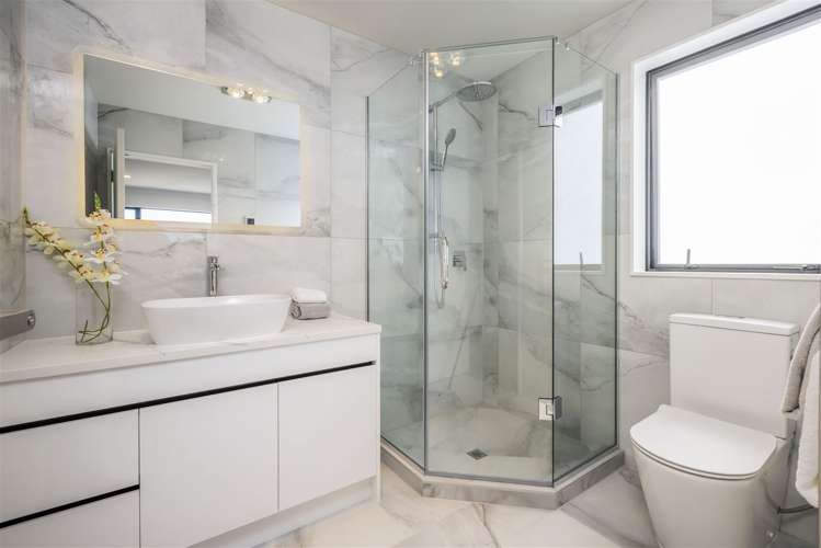 5 Woodacre Street Flat Bush_19