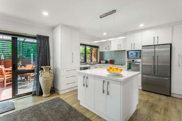 53 Chesterfield Way Orewa_8