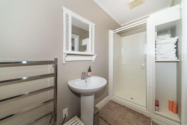 5 King Street Halcombe_11