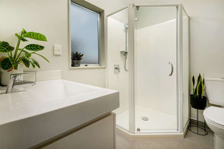 48 Makora Road Massey_16