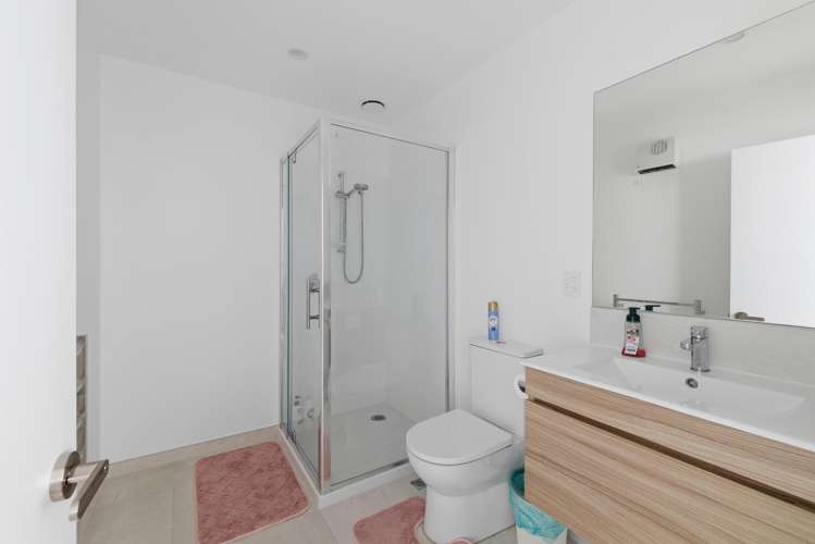 2/11 Brockworth Place Riccarton_9