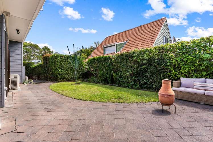 13a Pinewood Grove Botany Downs_25