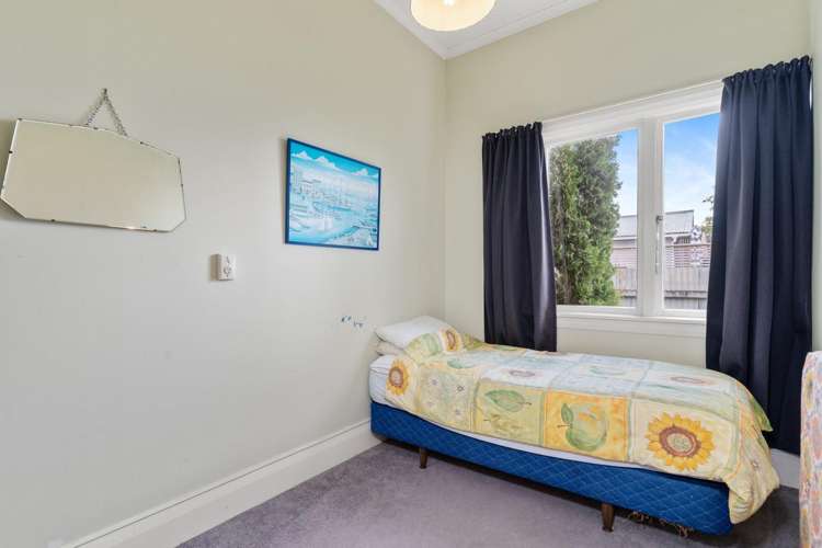 495 High Street South Carterton_15