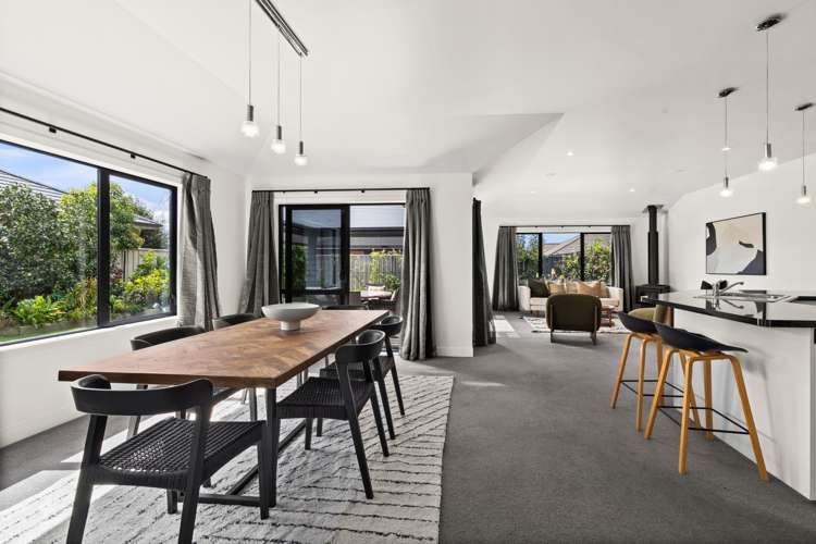 14 Arbuckle Road Frimley_6