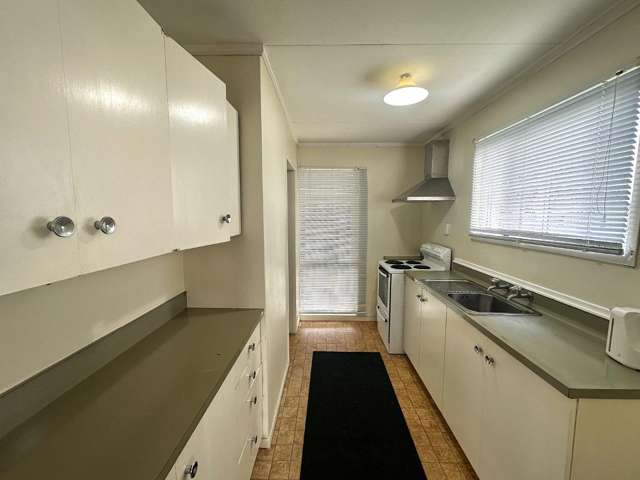 77 Botanical Road Takaro_3