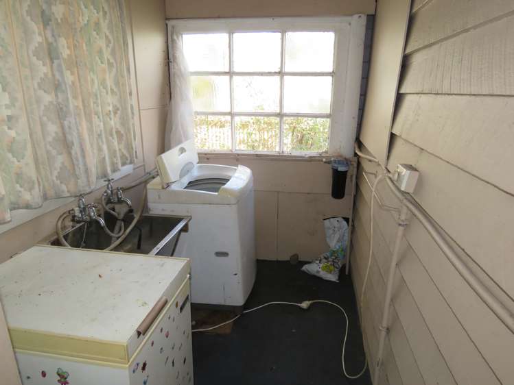 73 Shiel Street Reefton_13