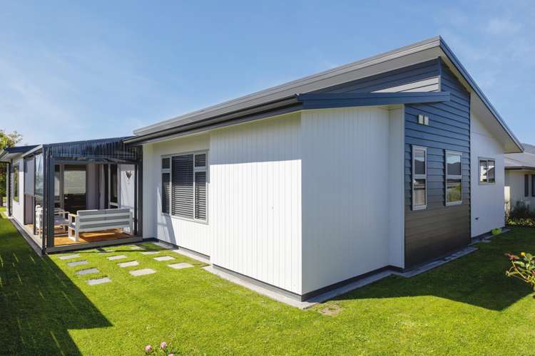 19 Noumea Drive Rangatira Park_18