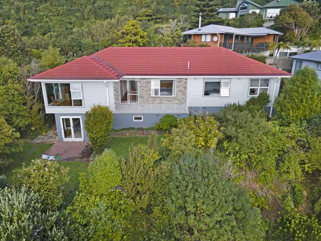 Sun, Space & Serenity in Sought-After Tawa