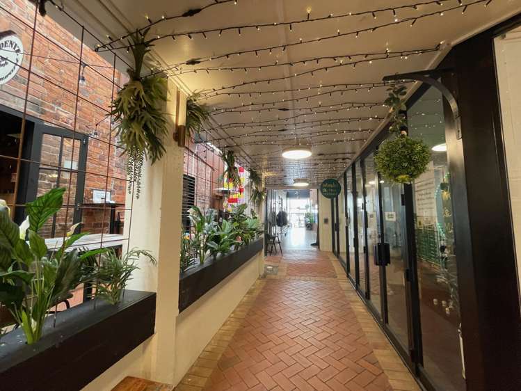 Shop 4/5-15 Victoria Road Devonport_7