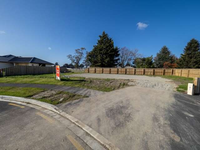 79 Geoff Geering Drive Netherby_4