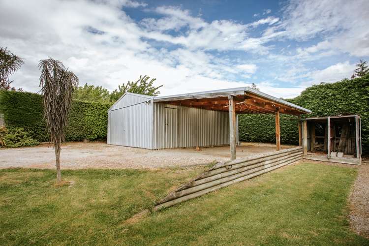 21 Gunn Road Albert Town_18