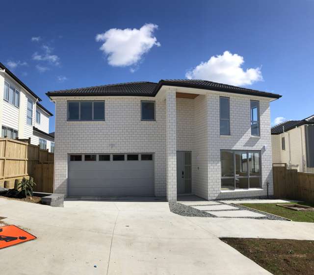 5 beds 3 baths House in Flat Bush