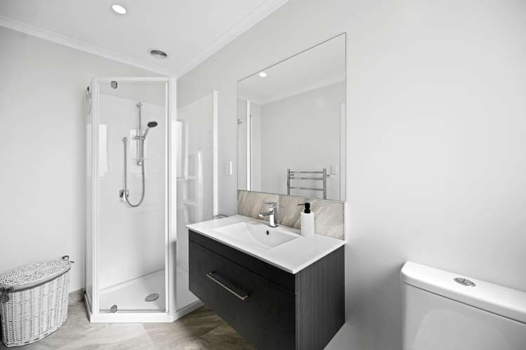 2/10 Bourn Heath Drive Rototuna_12