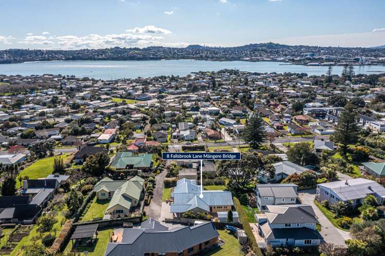 8 Fallsbrook Lane Mangere Bridge_32