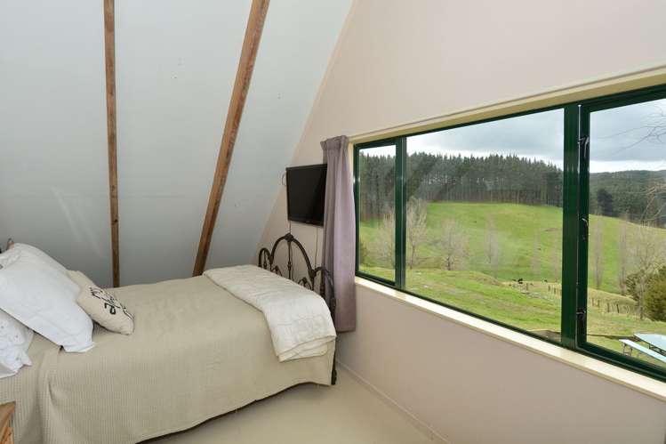 181 Old Parua Bay Road Abbey Caves_5