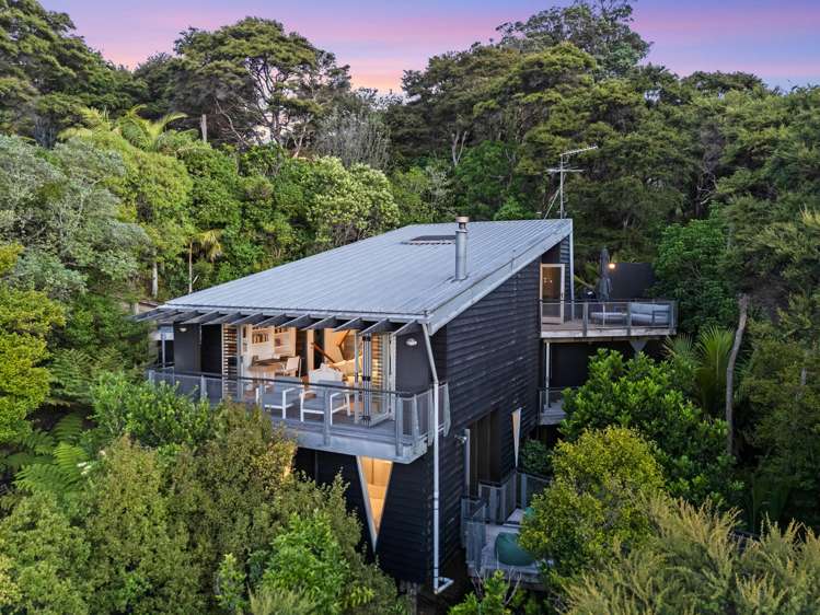 61 Victoria Road South Onetangi_29