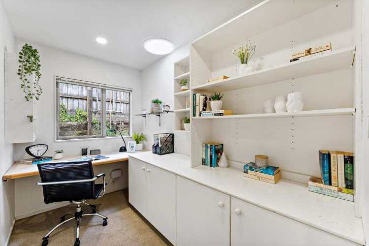 4 Coldham Crescent Saint Johns_19