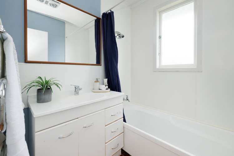 18 Lisbon Street Greerton_10