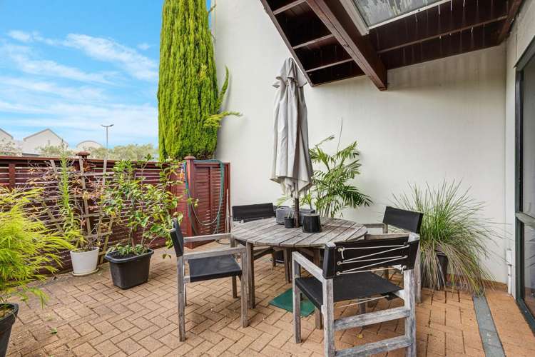 Unit 18/10 Airborne Road Albany_10