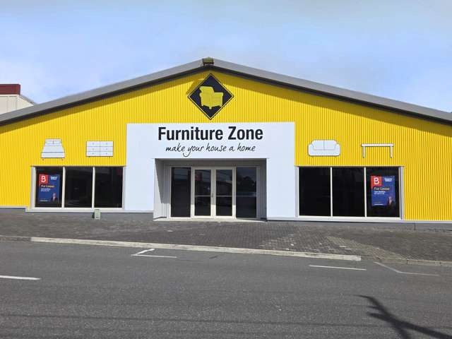 Prime retail opportunity - high-profile site